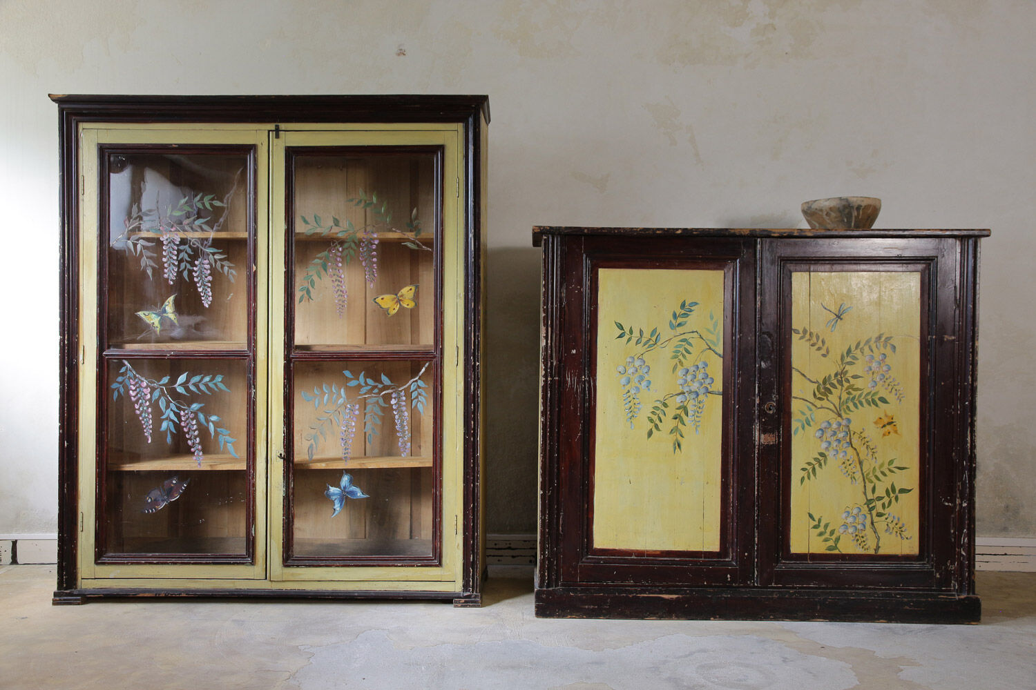 Old library 2 bodies 1900s