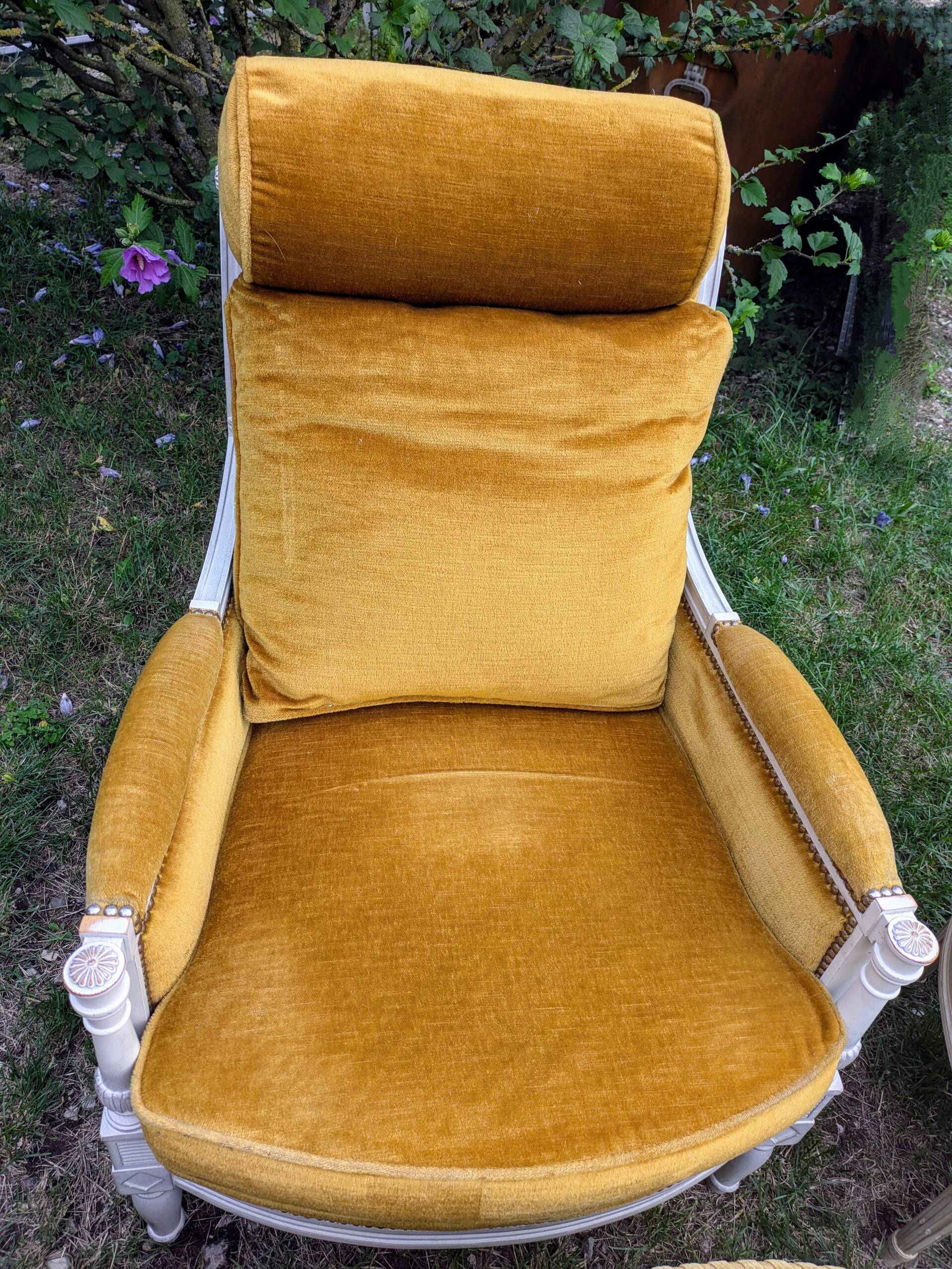 Ensemble Style Louis XVI - fauteuils, bergères et repose pieds