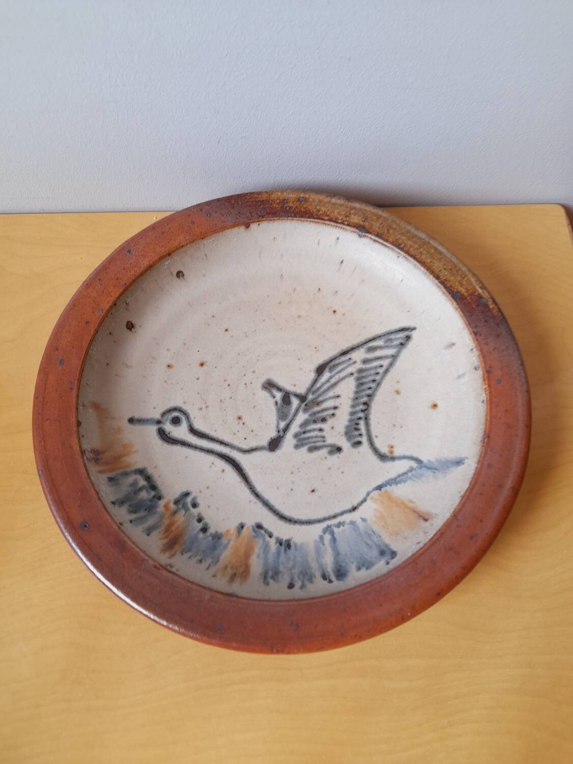 Pyrite stone plate with bird decoration