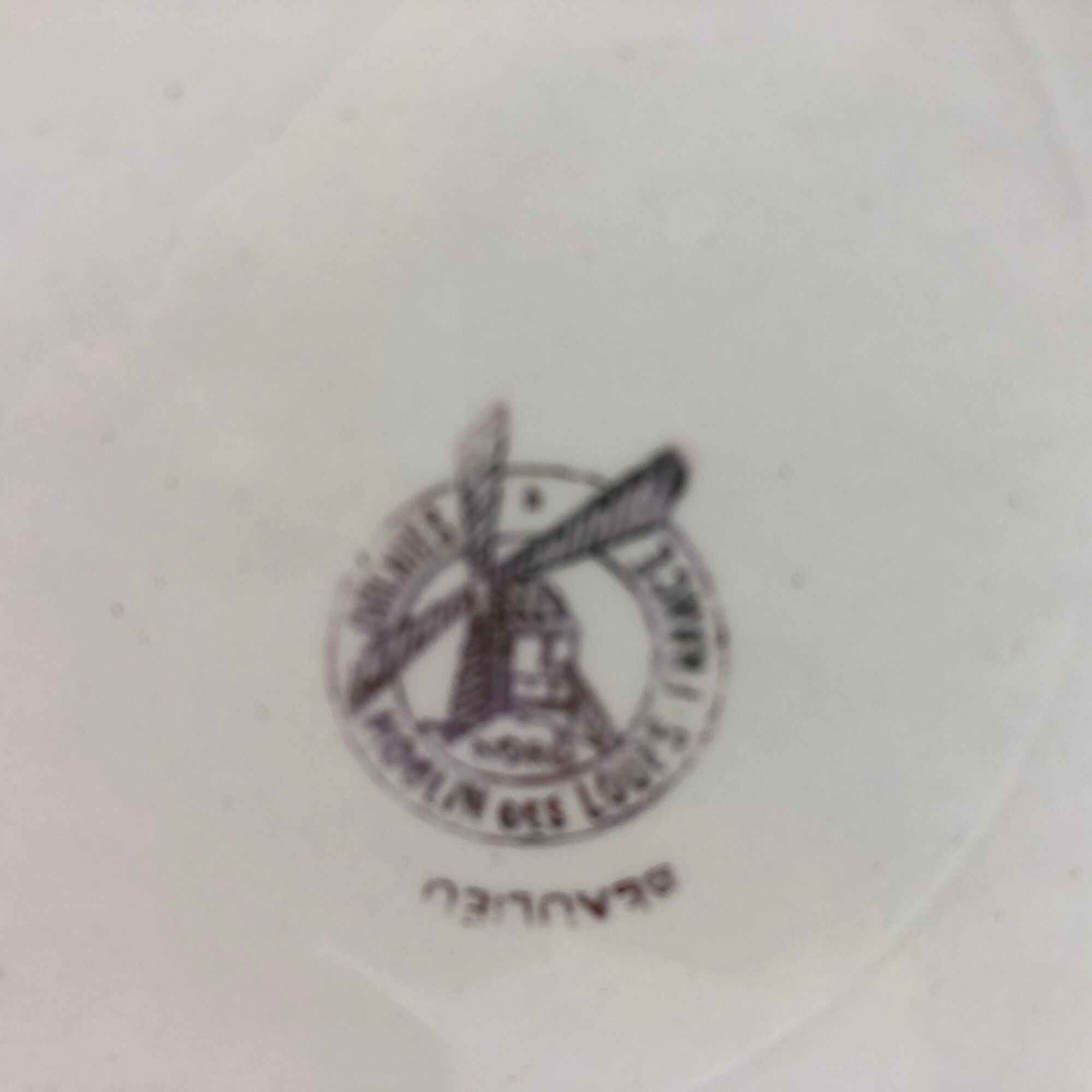 6 Hollow porcelain plates "Moulin des Loups" Beaulieu model