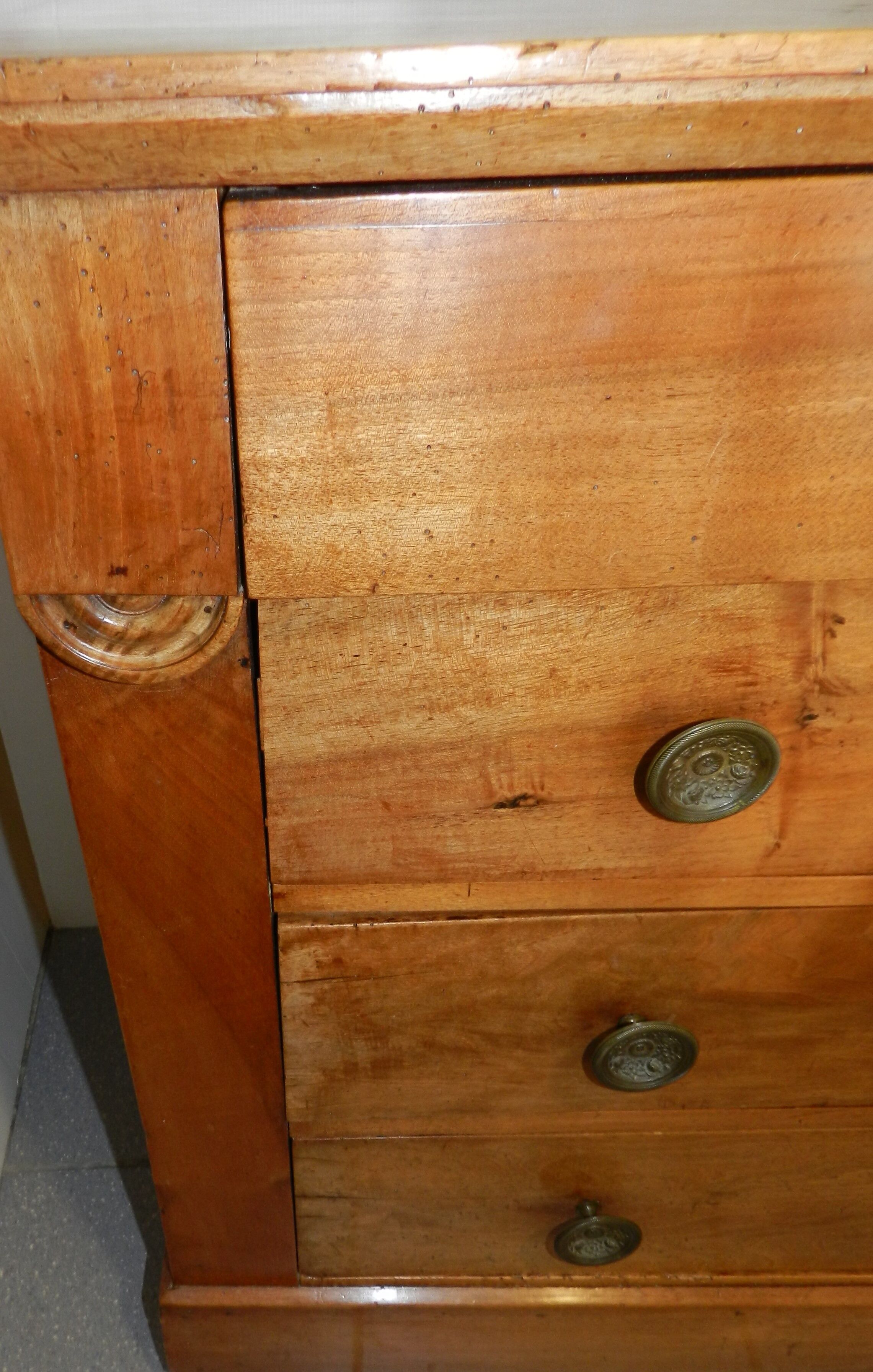 Empire style chest of drawers in blond walnut