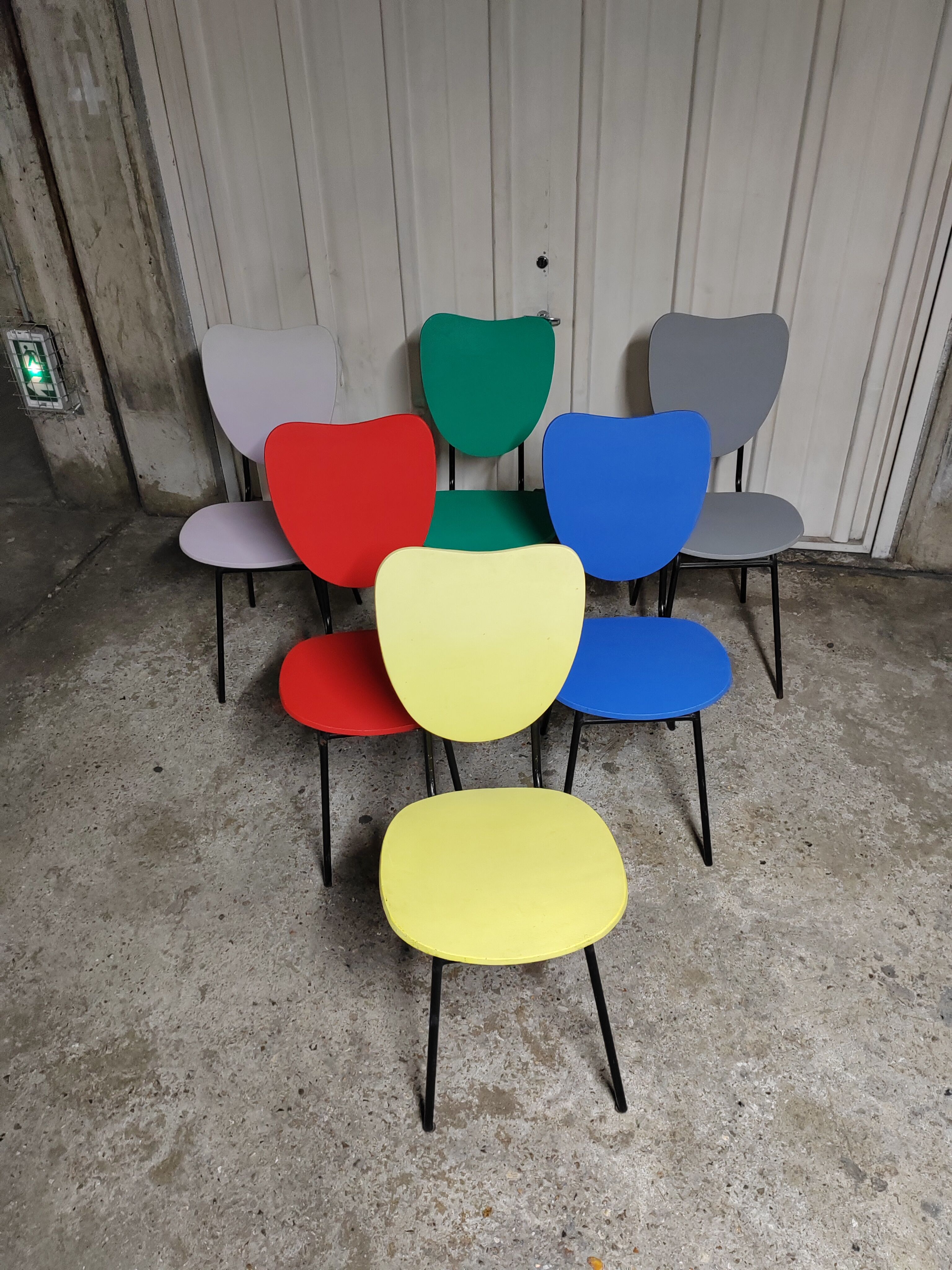6 coloured vintage chairs