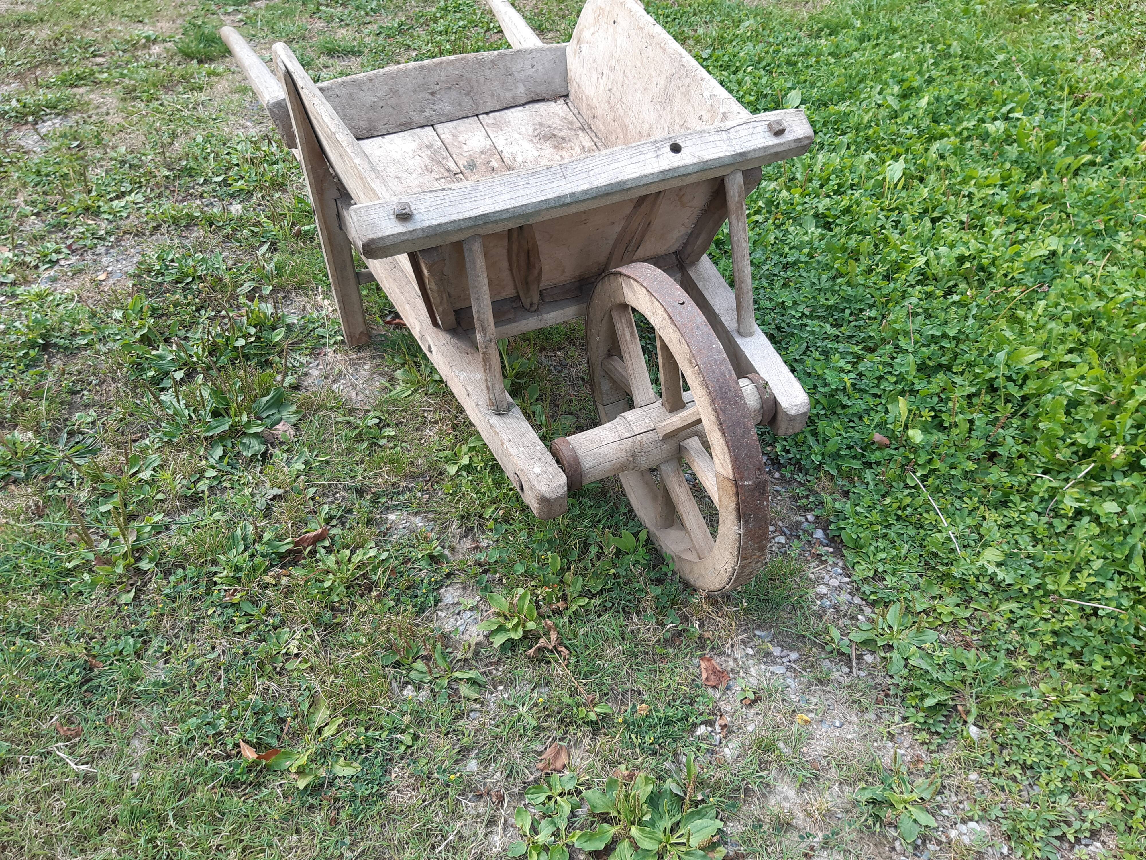 Garden wheelbarrow
