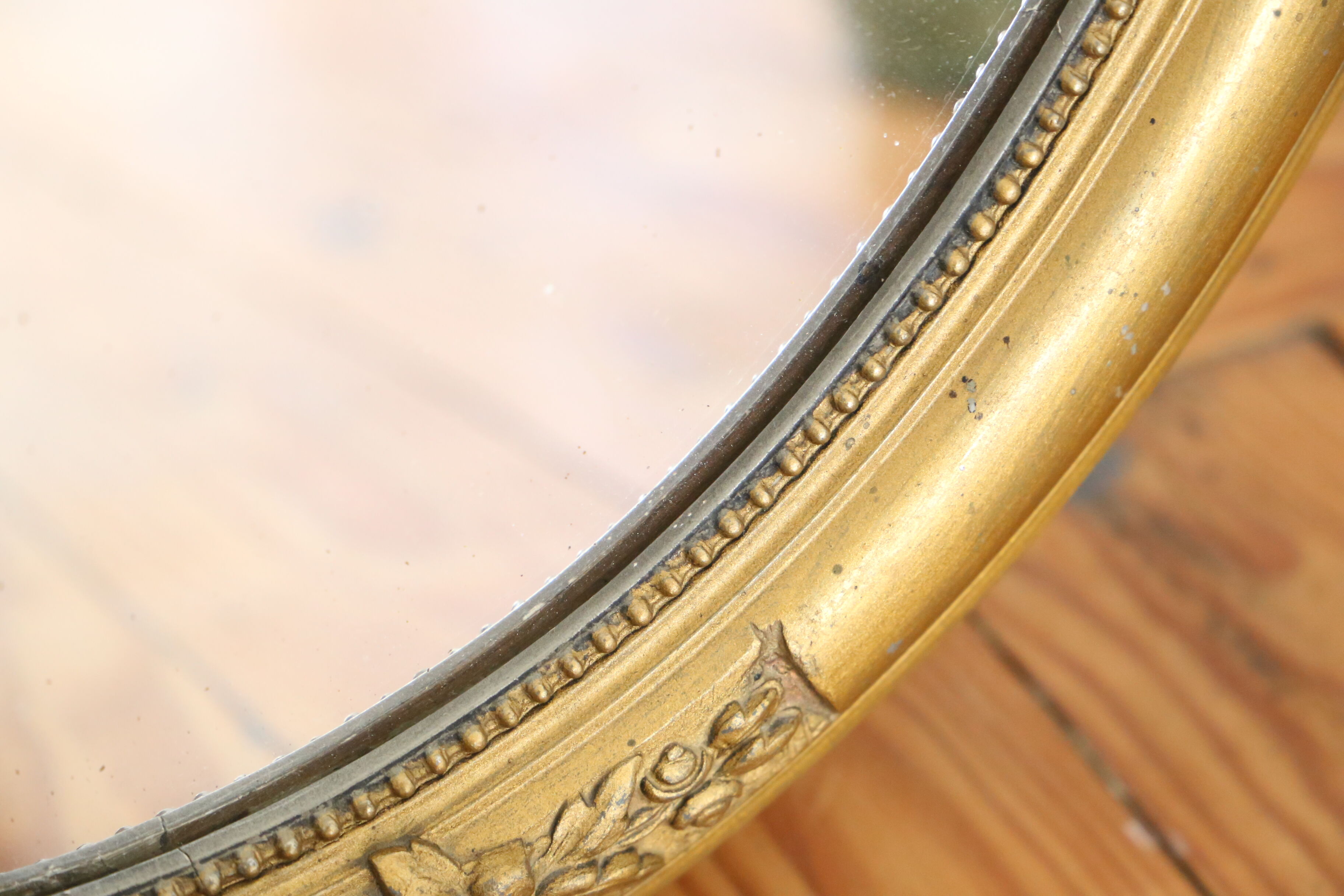 Mirror stucco, oval, gilded 48x59cm