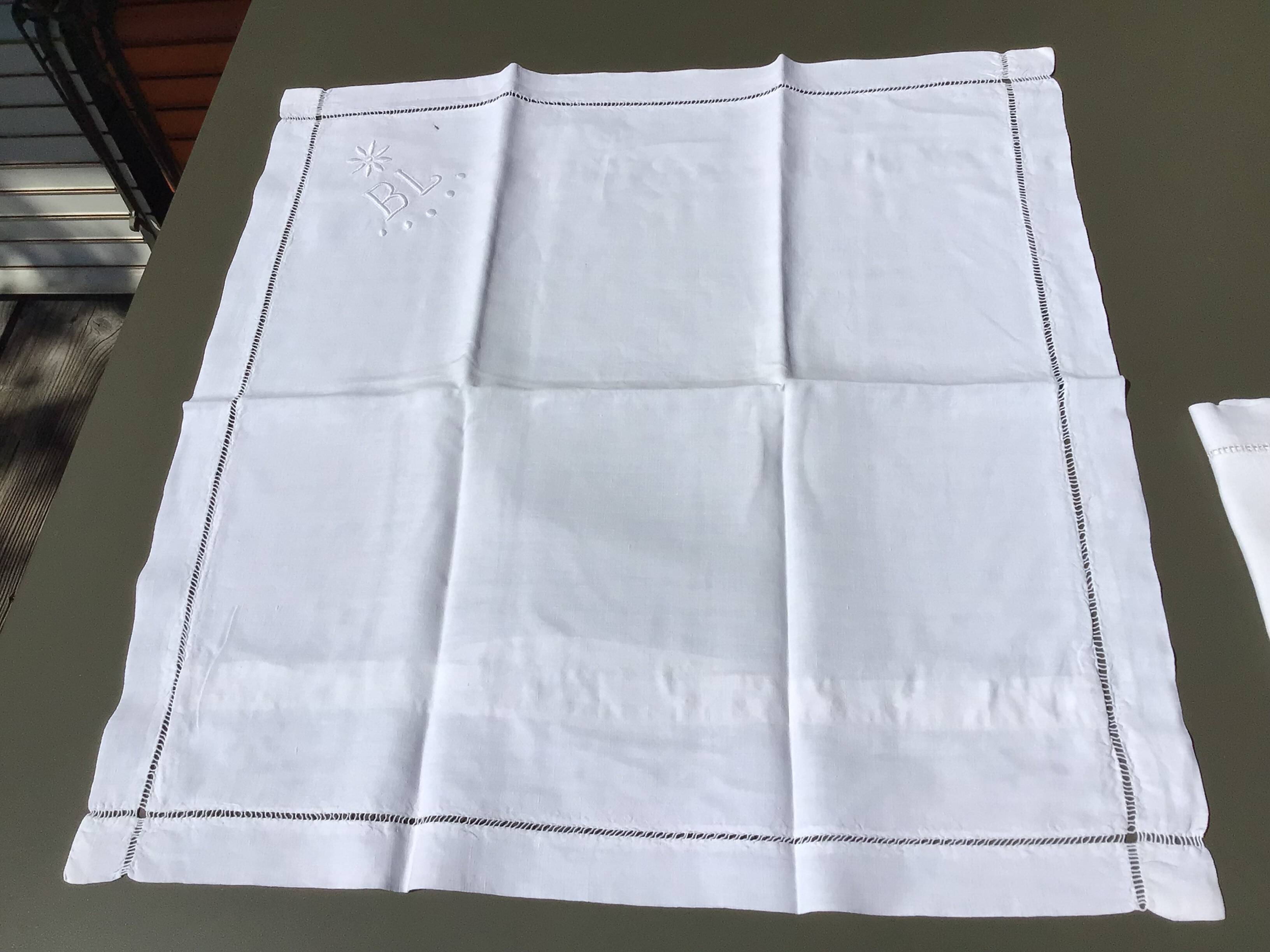 2 embroidered BL linen pillowcases, Venice day