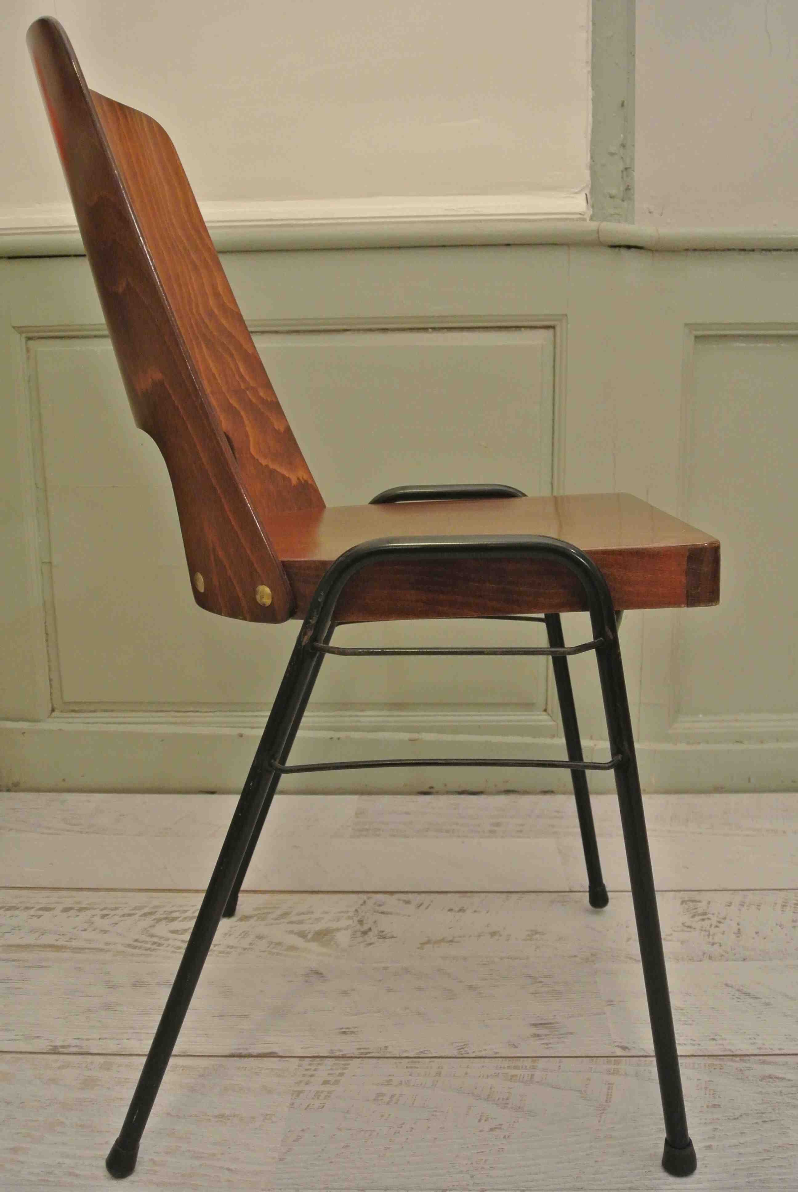 Chaise Baumann pieds métal