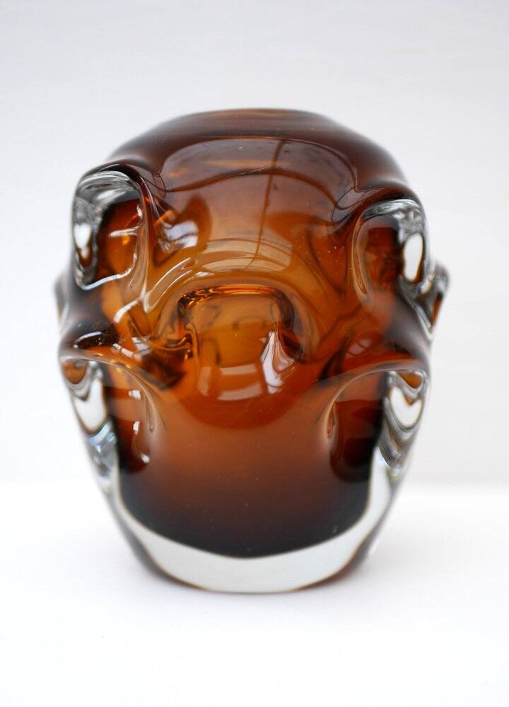 Mid-century modern biomorphic-shaped handmade crystal vase in amber and brown attributed to Börne Augustsson for Åseda, Sweden
