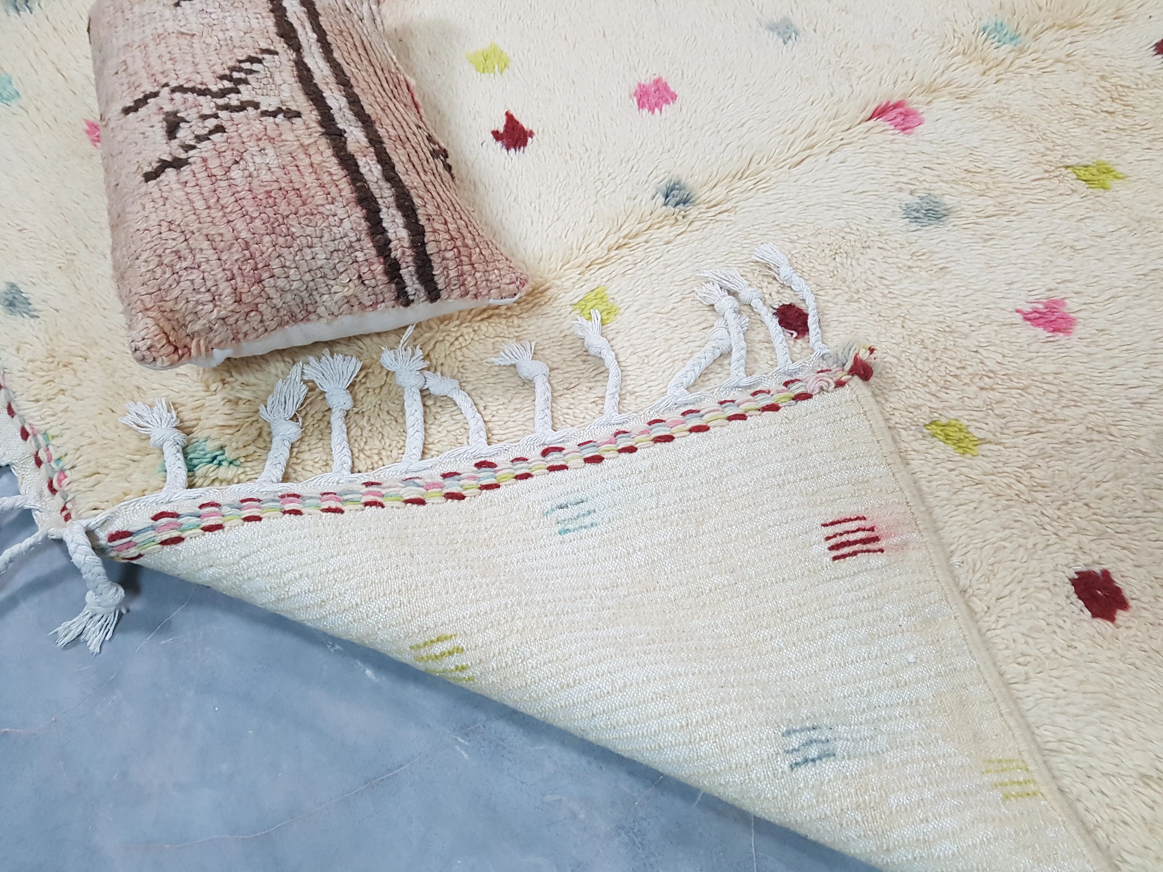 Handmade Azilal rug, 230 x 150 cm, AZ-118