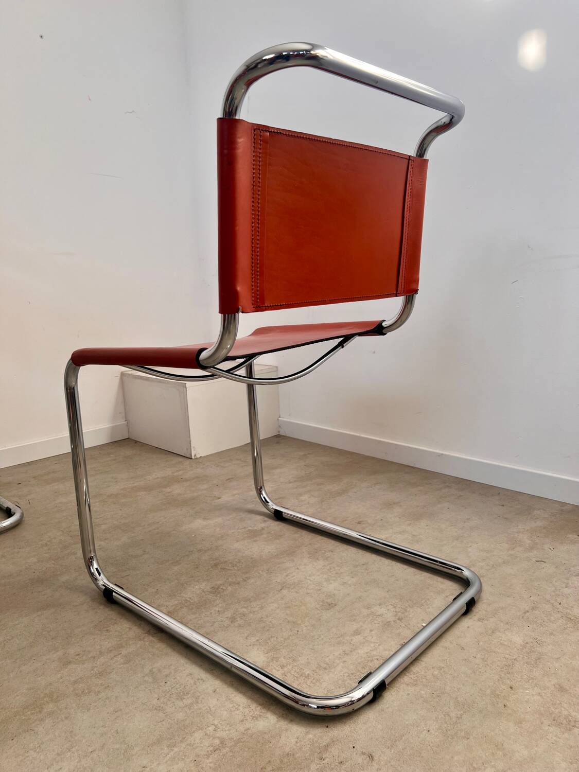 Lot 6 tubular chairs S33 design Mart Stam vintage cognac leather from the 70s