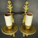 Pair of wall lamps with Louis XVI style flowers