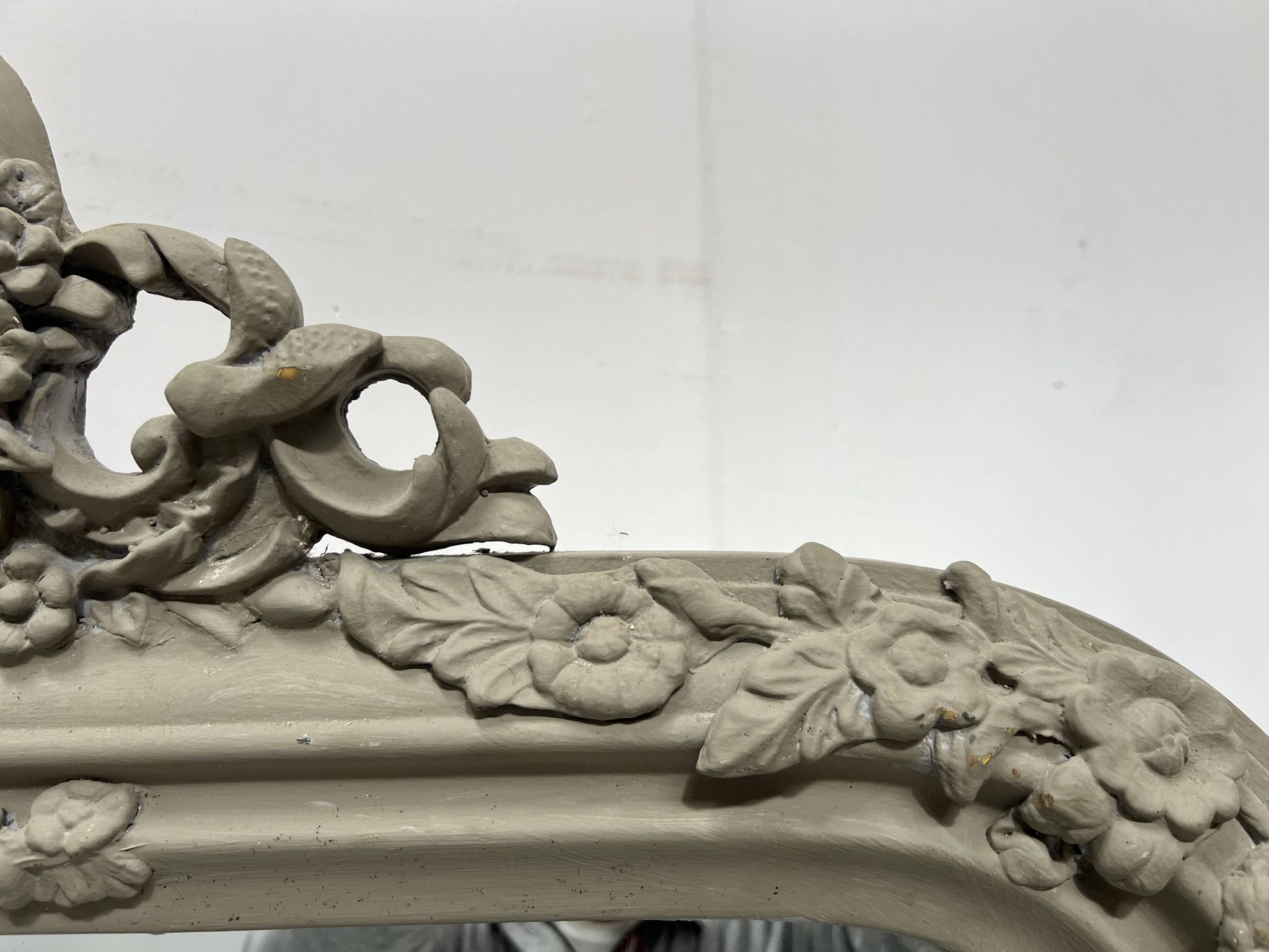 Louis XV style mirror in wood and patinated stucco, 20th century