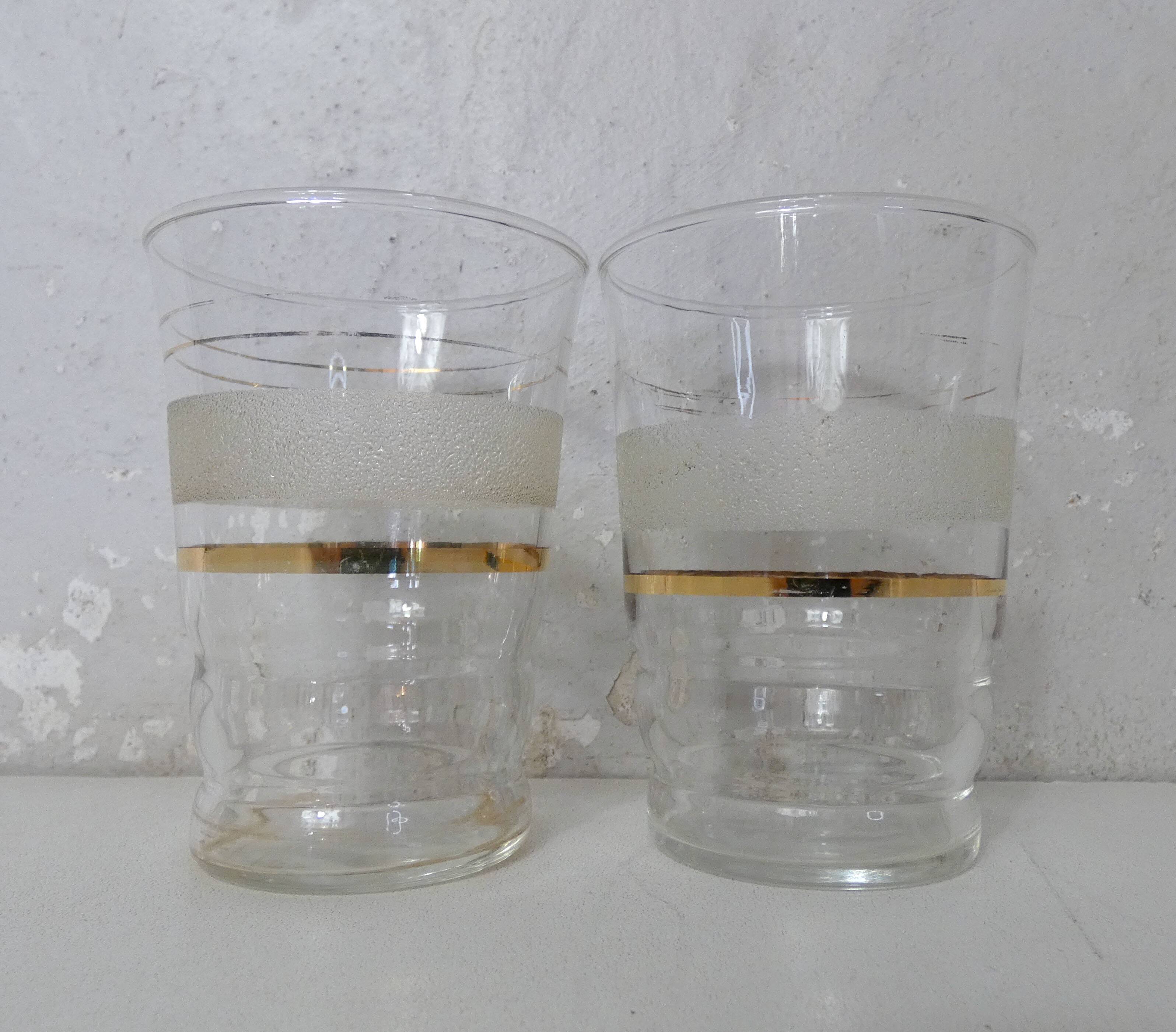 4 old vintage white granite glasses