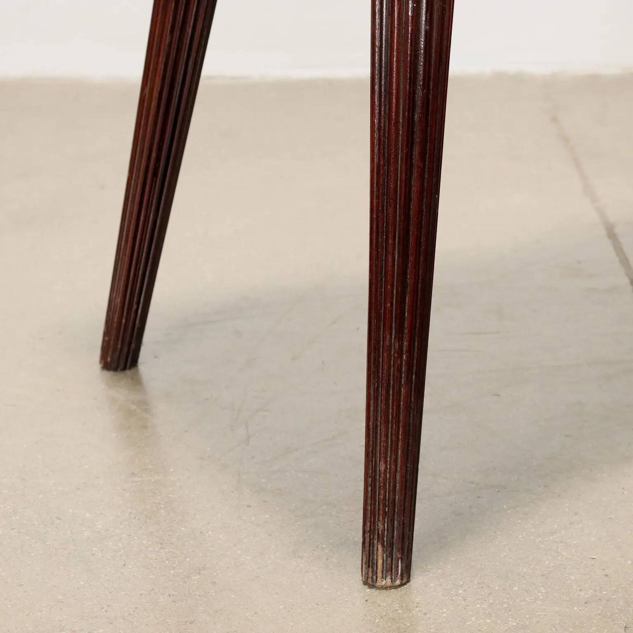 Vintage coffee table from the 50s-60s in mahogany veneer and painted beech.