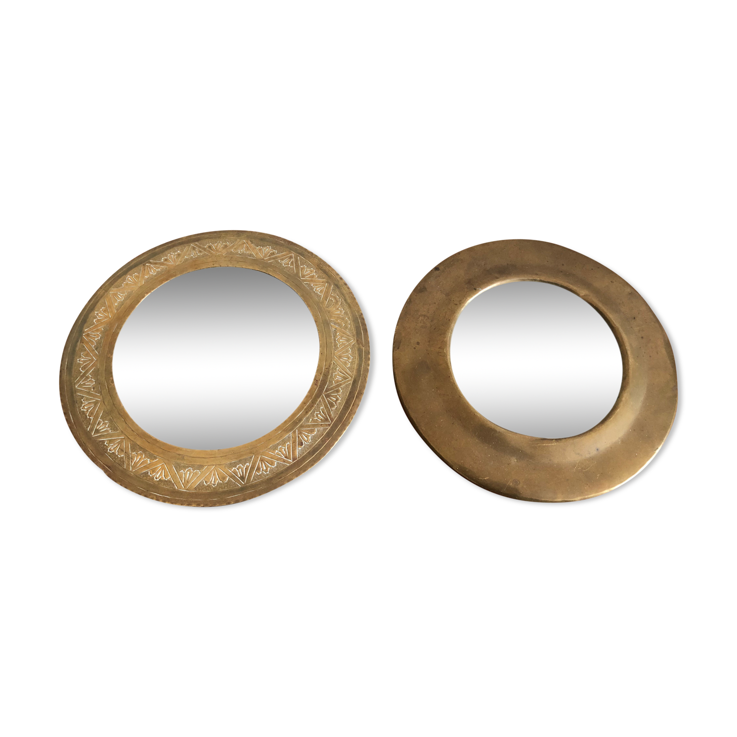 Lot of small round mirrors in oriental brass