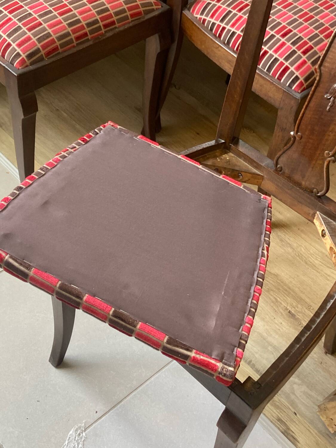 Dining table and 6 Art Deco chairs