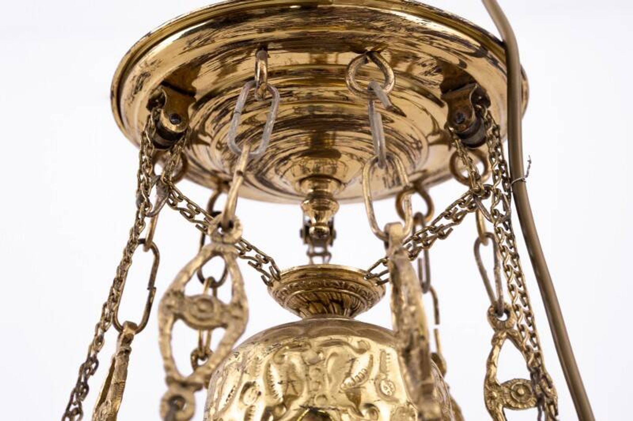 Lustre en laiton de la première moitié du XXe siècle.