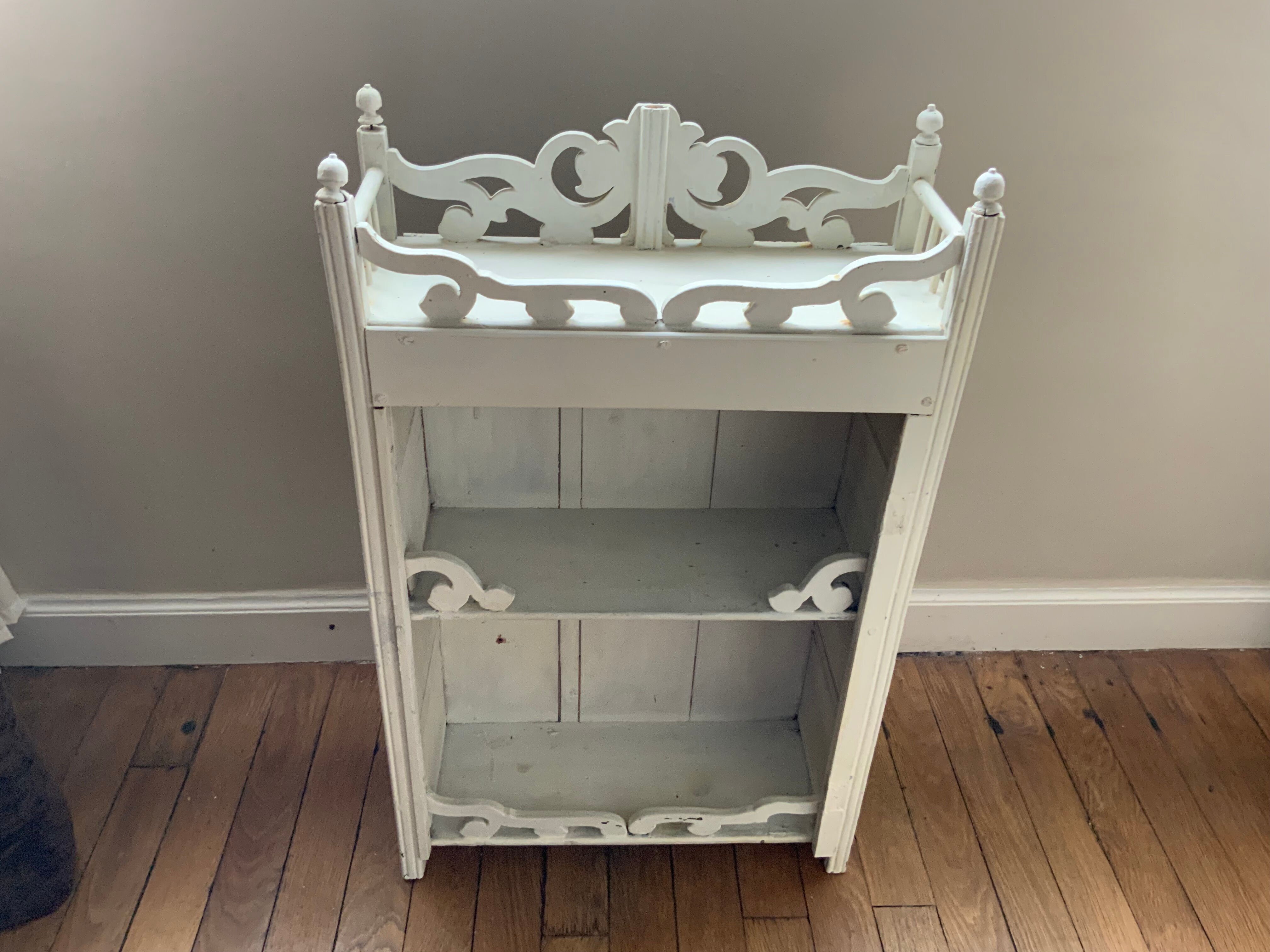 Wall shelf