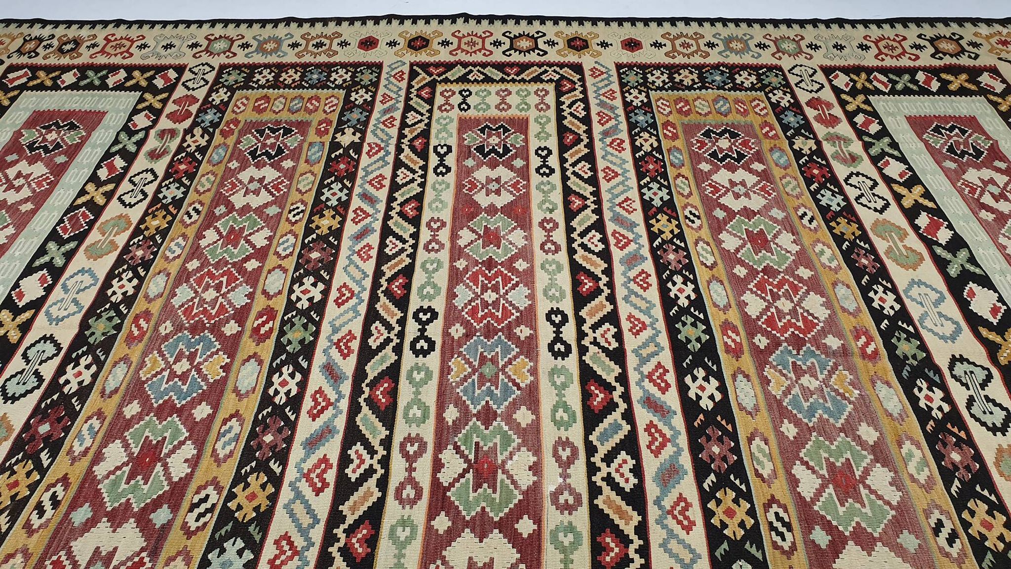 Turkish Kilim, 330x292 cm, MYK-865