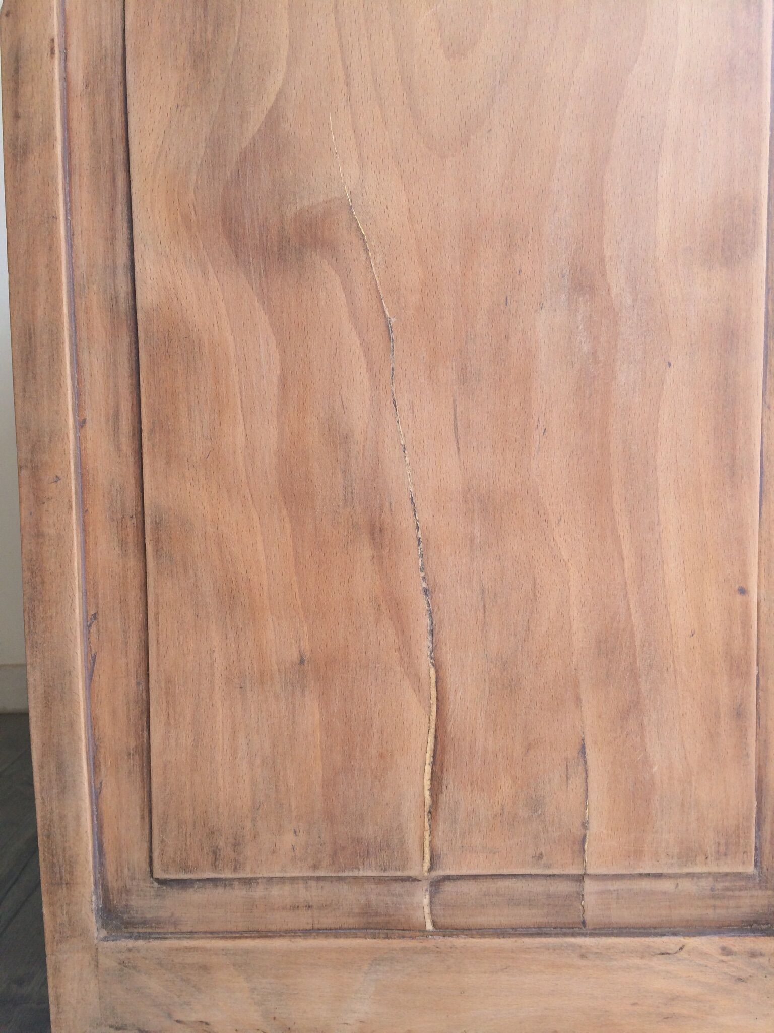 Art Deco chest of drawers