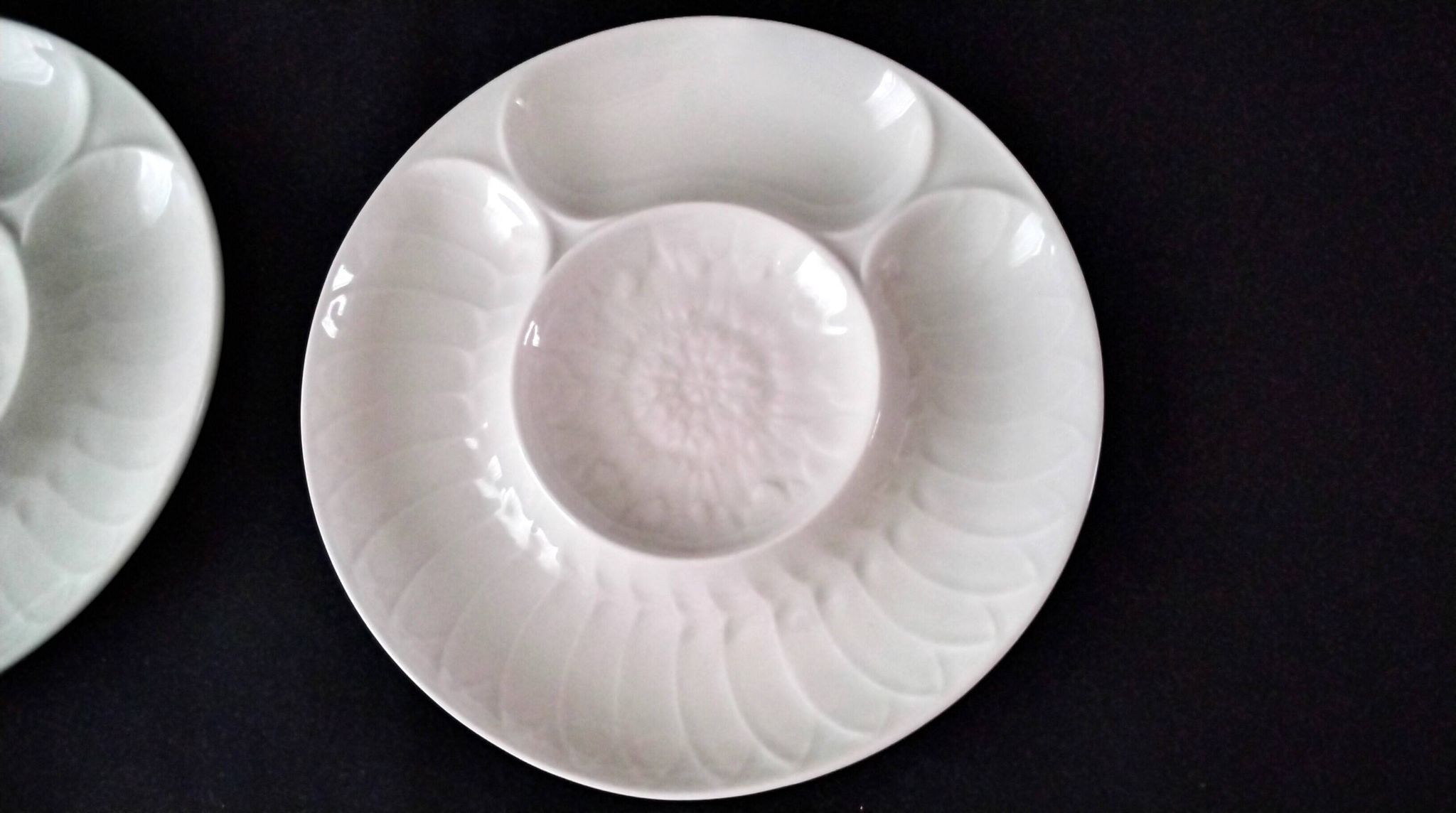 4 artichoke plates in white porcelain by Pillivuyt