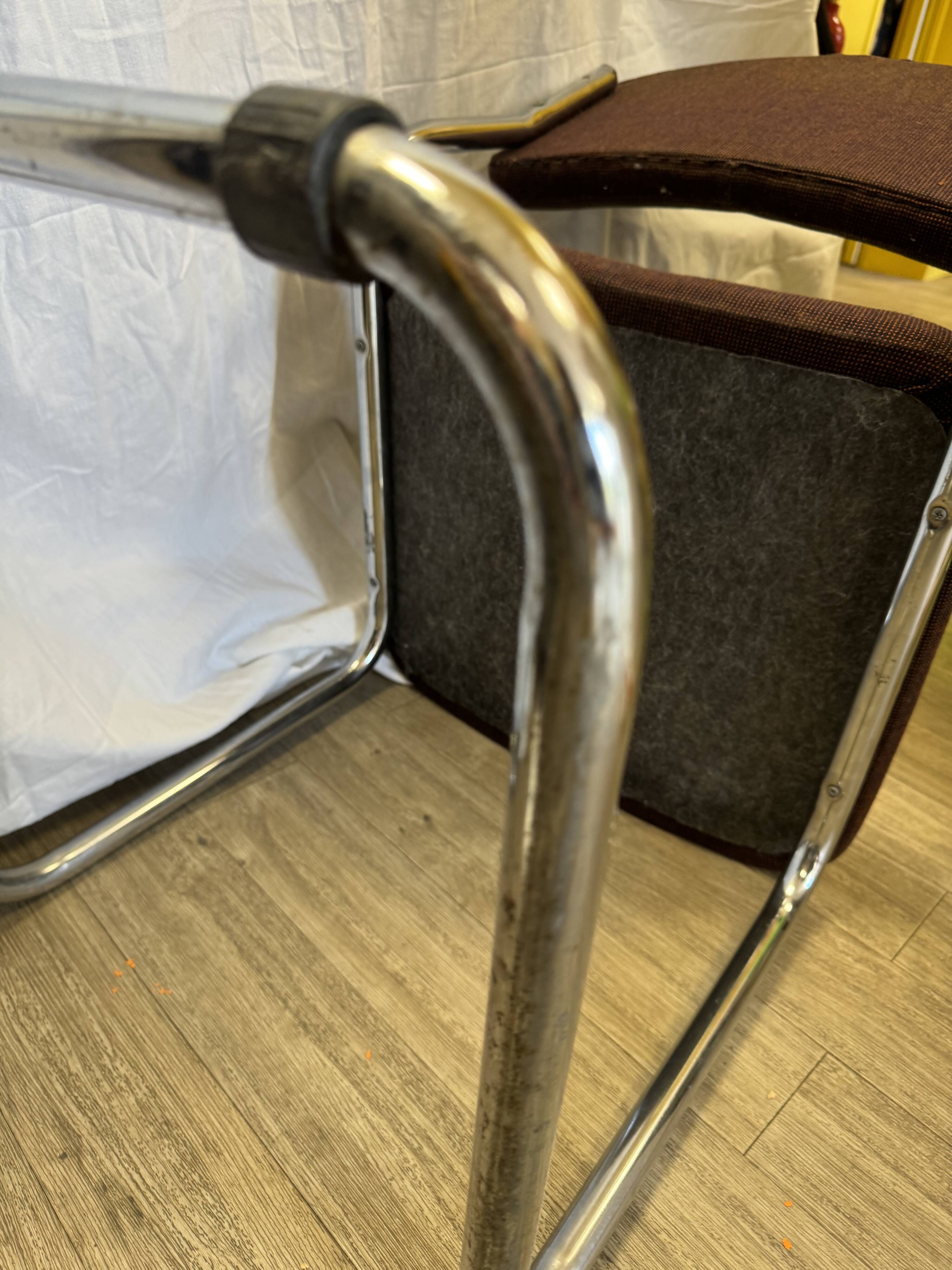 Chaise tubulaire 70s