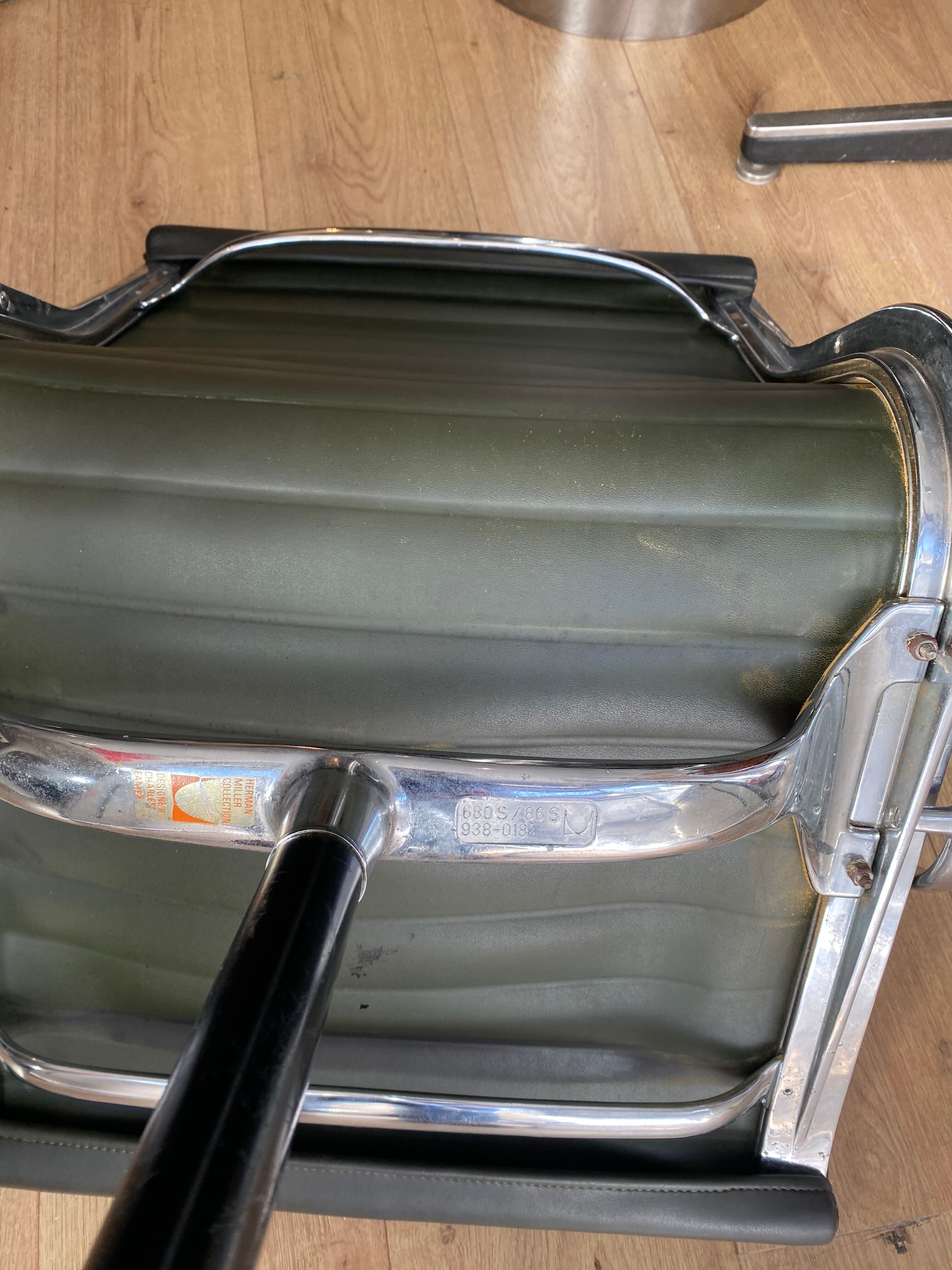 Armchair EA108 Charles and Ray Eames Edition Herman miller