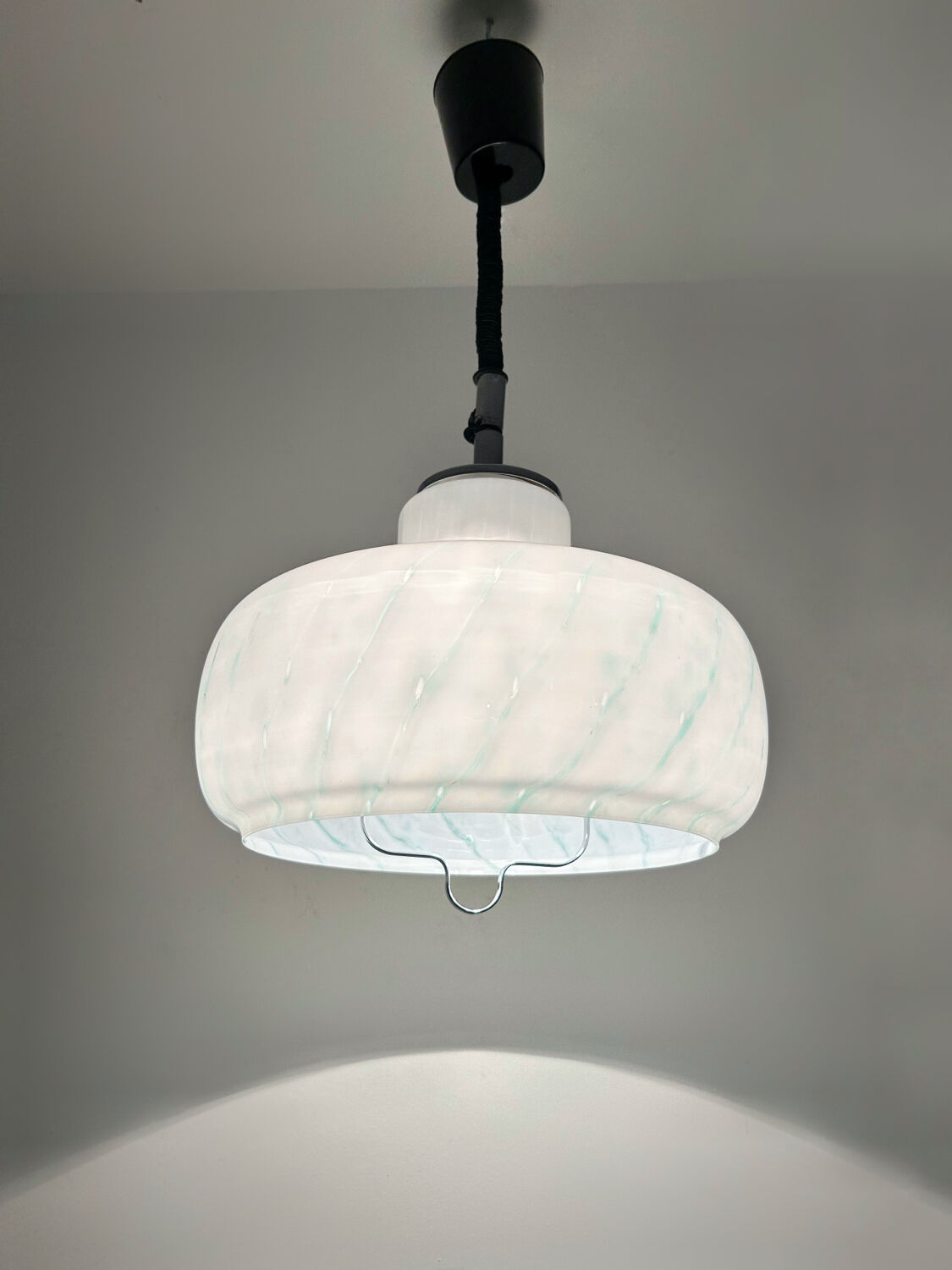 Italian design chandelier from the 70s