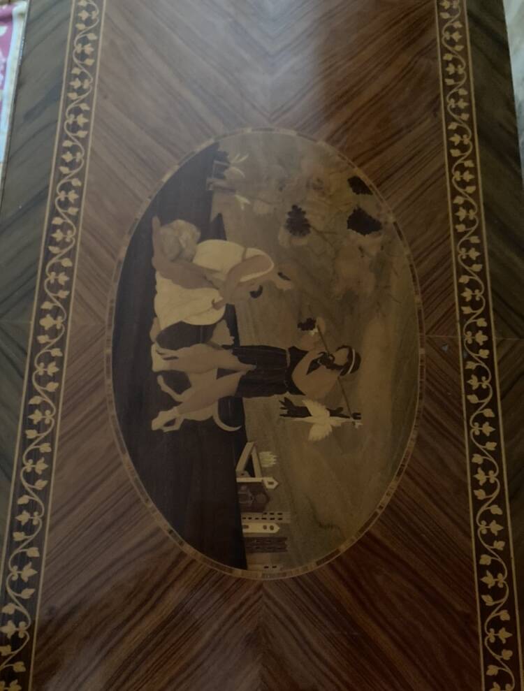 Commode ancienne en marqueterie de style Louis XVI