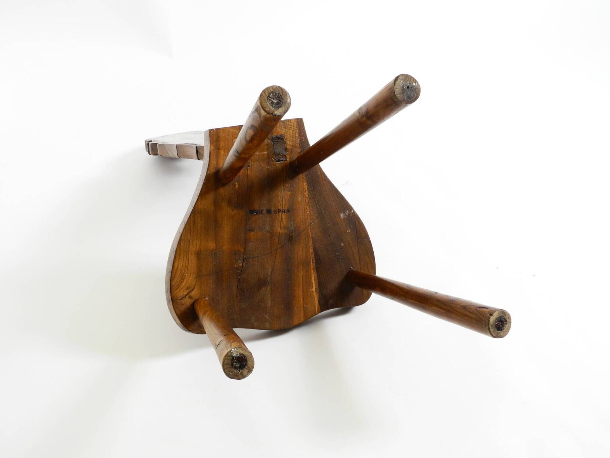 Solid wood chair with an ornate, hand-carved backrest – Made in Spain