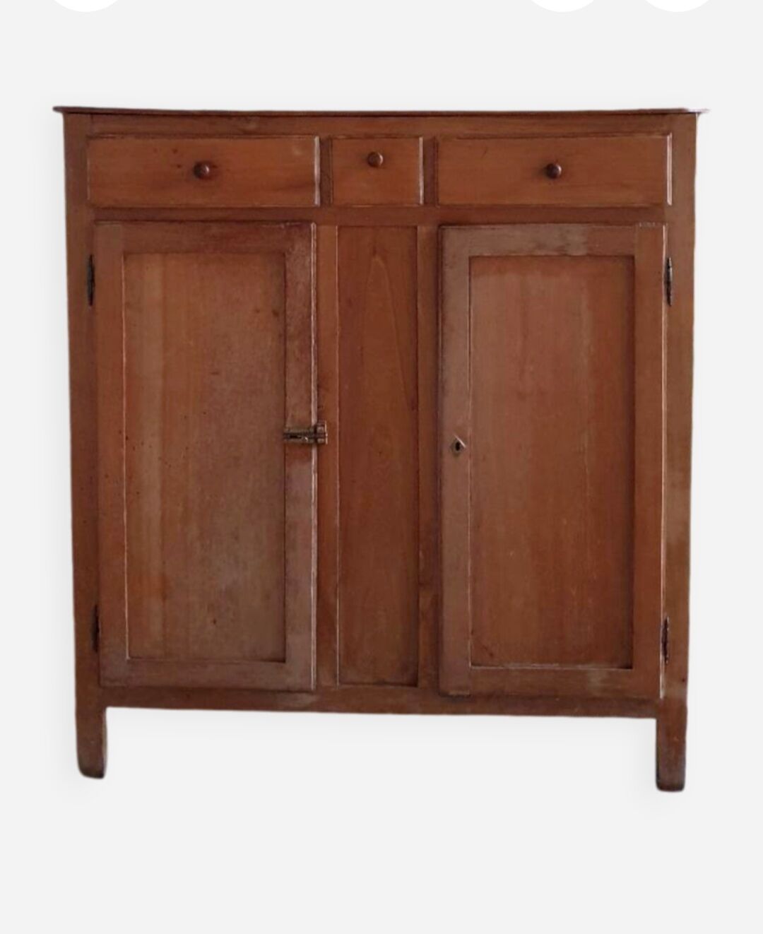 Buffet with 2 doors