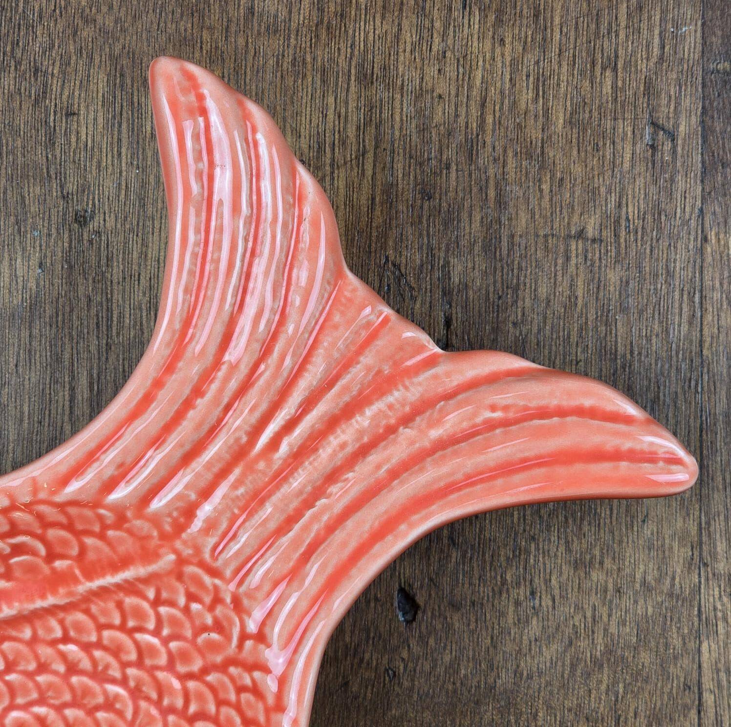 Large vintage fish platter Surtis Portugal in coral earthenware.