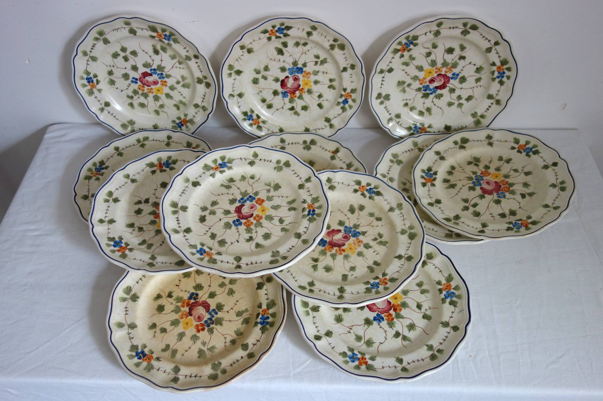 12 old Longchamp flat plates with floral decoration