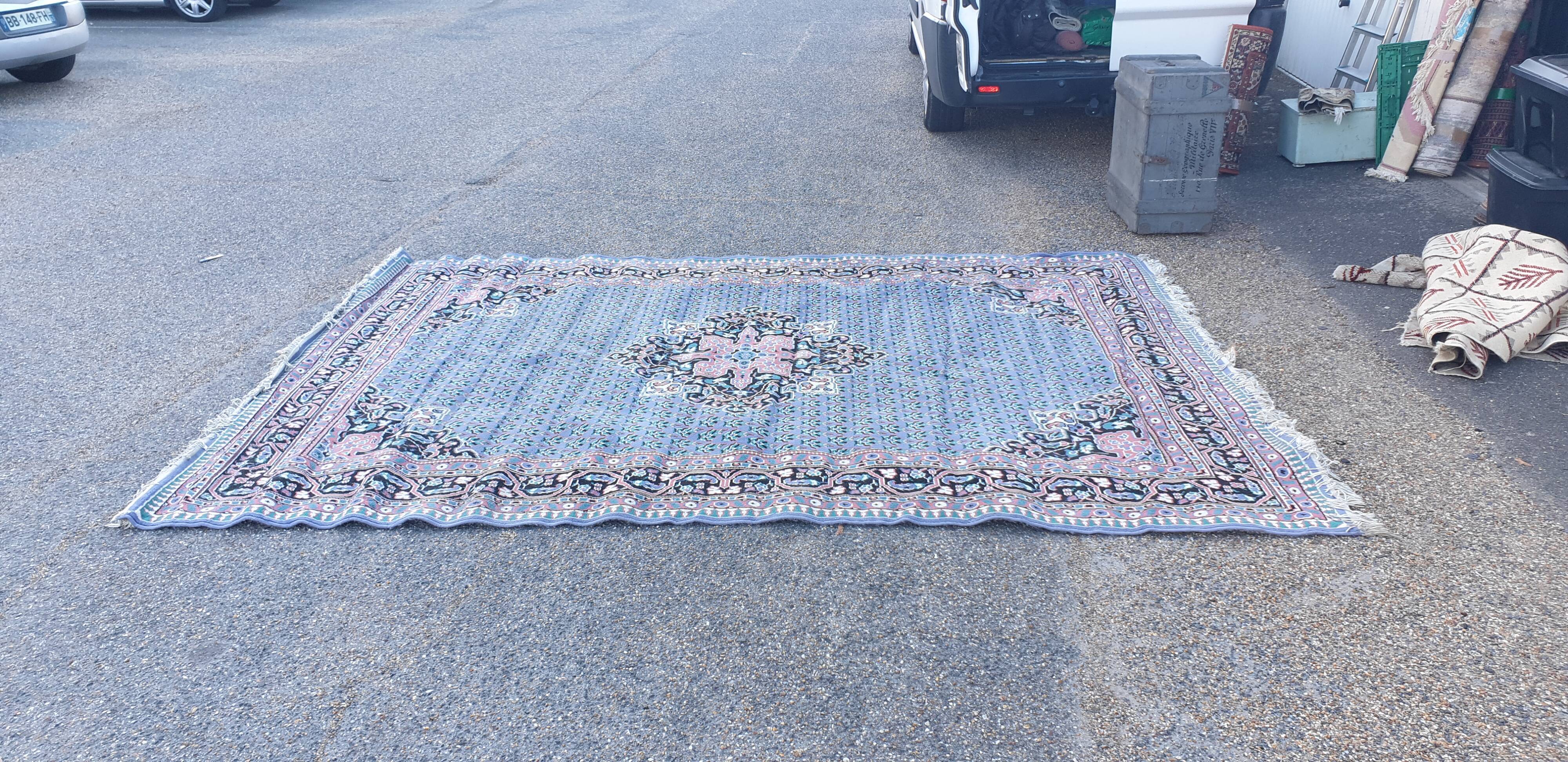 Royal blue Isfahan oriental carpet :230×320cm