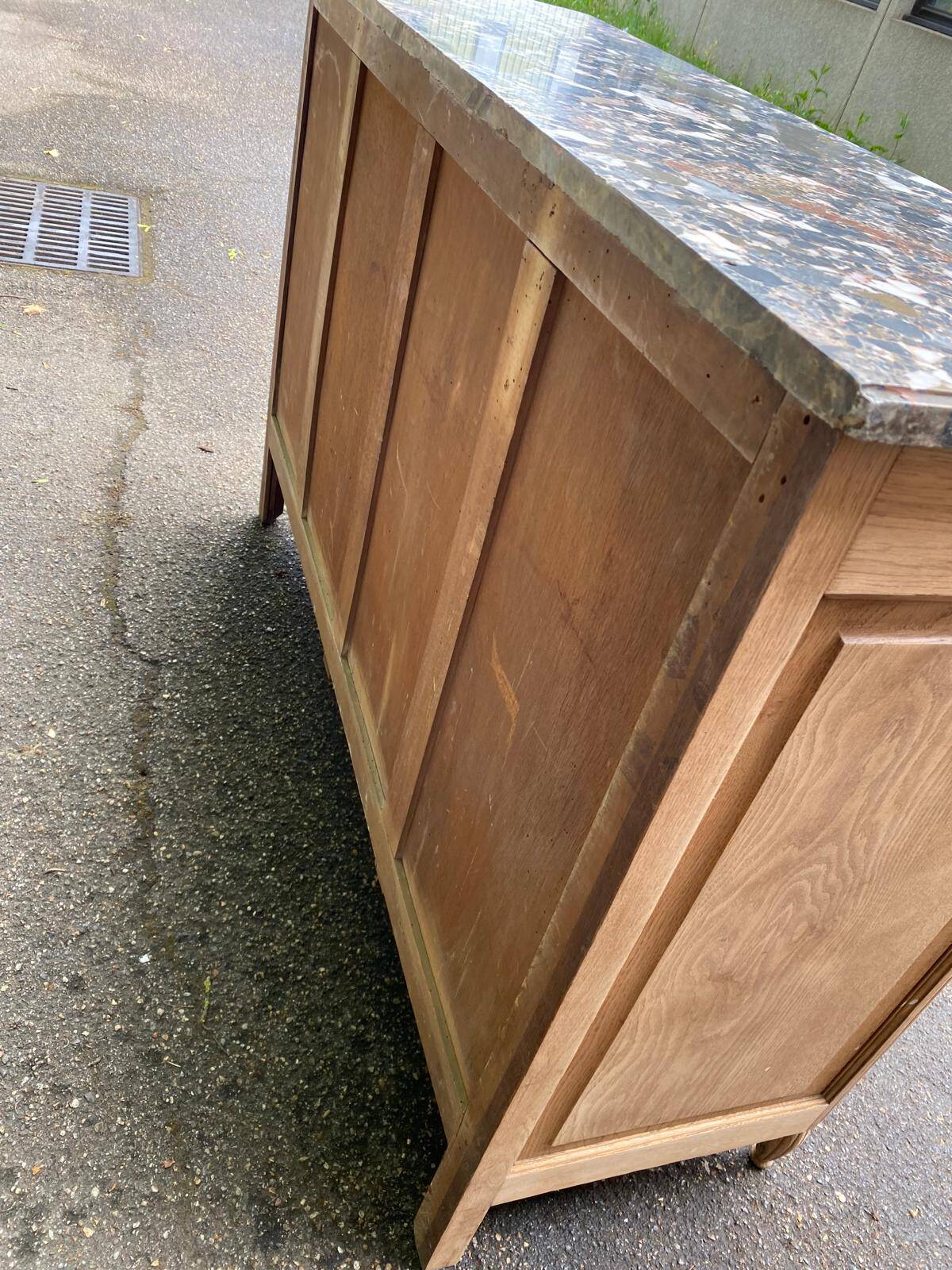 Art Deco buffet renovated in solid oak and breccia marble from the 1930s.