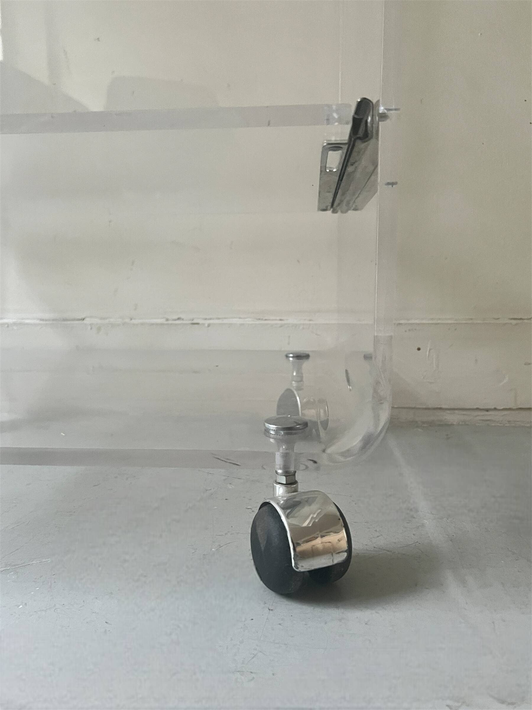 Desk in plexiglass by David Lange for Roche Bobois, design 1970.