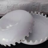 Mebel Clam ashtray from the 1970s by Alan Fletcher in white.