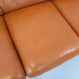Vintage cognac camel leather canapé from the 1970s.