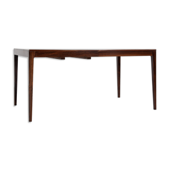 Midcentury Danish dining table in rosewood by Rosengaarden - with 2 extensions