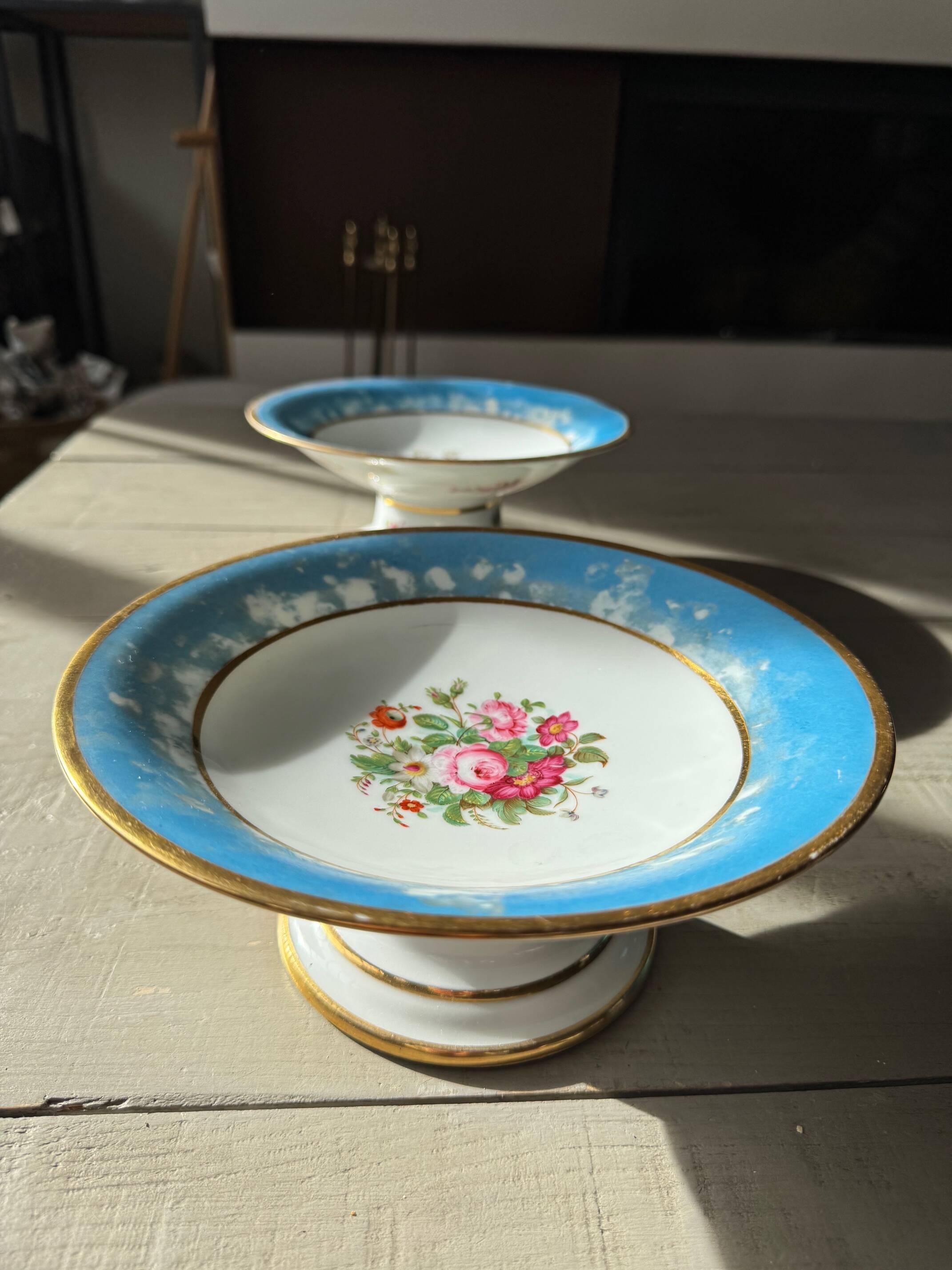 Service ancien de style Napoléon 3– 35 assiettes & pièces de présentation