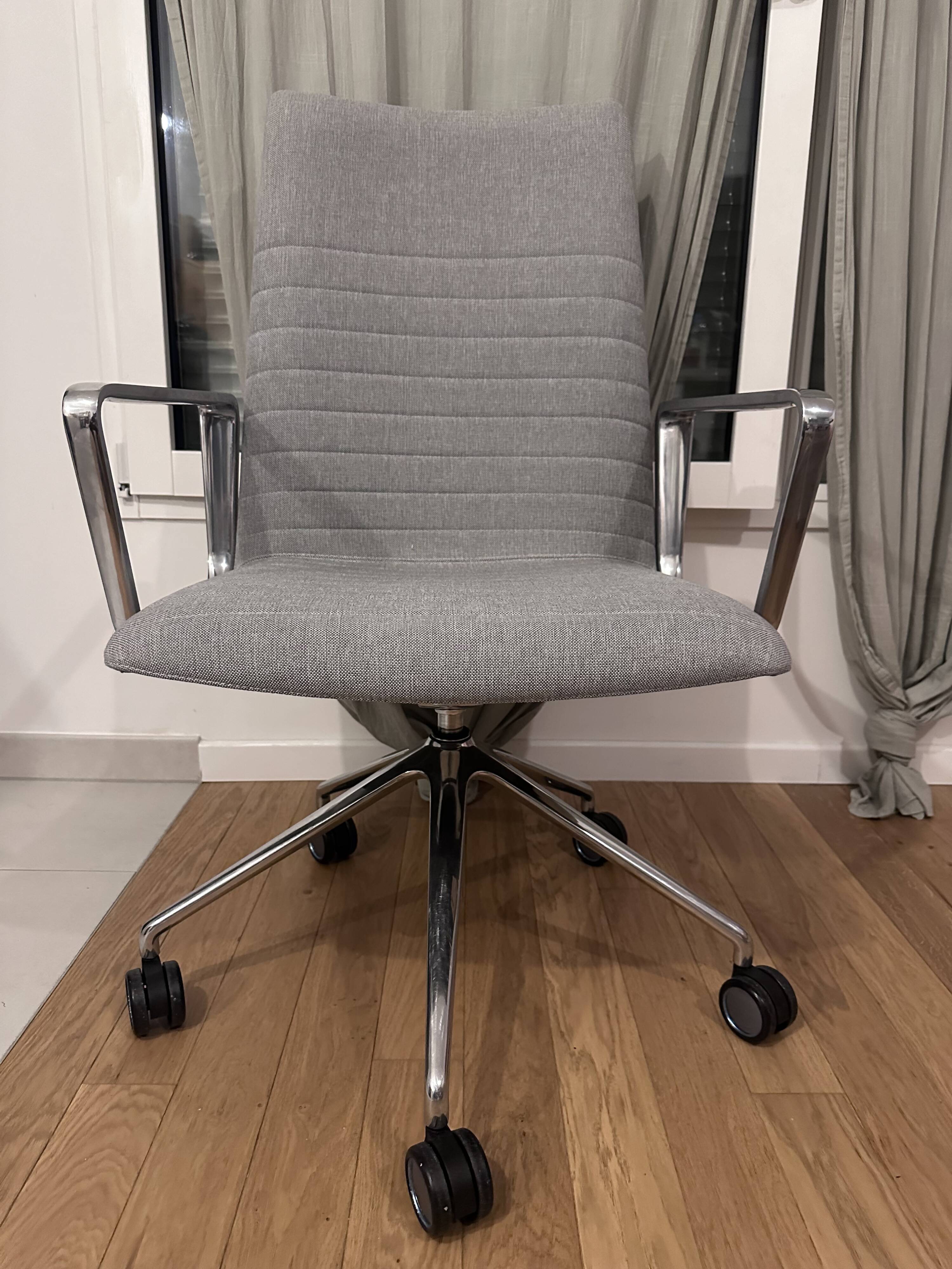 Andreu World swivel chair