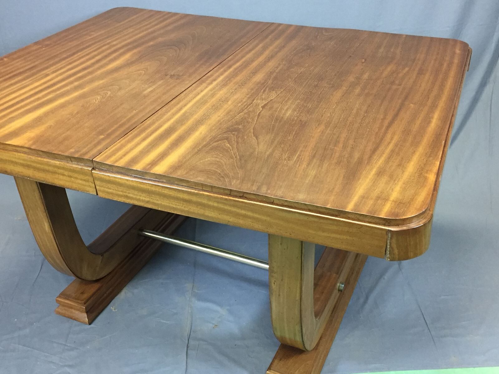 Table art déco en acajou années 1930