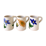 3 chops in cracked ceramic flowers