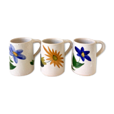 3 chops in cracked ceramic flowers