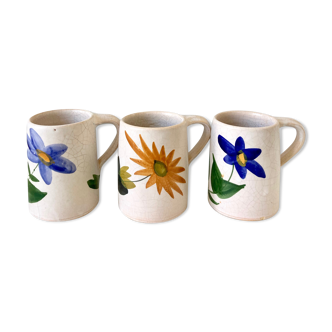 3 chops in cracked ceramic flowers