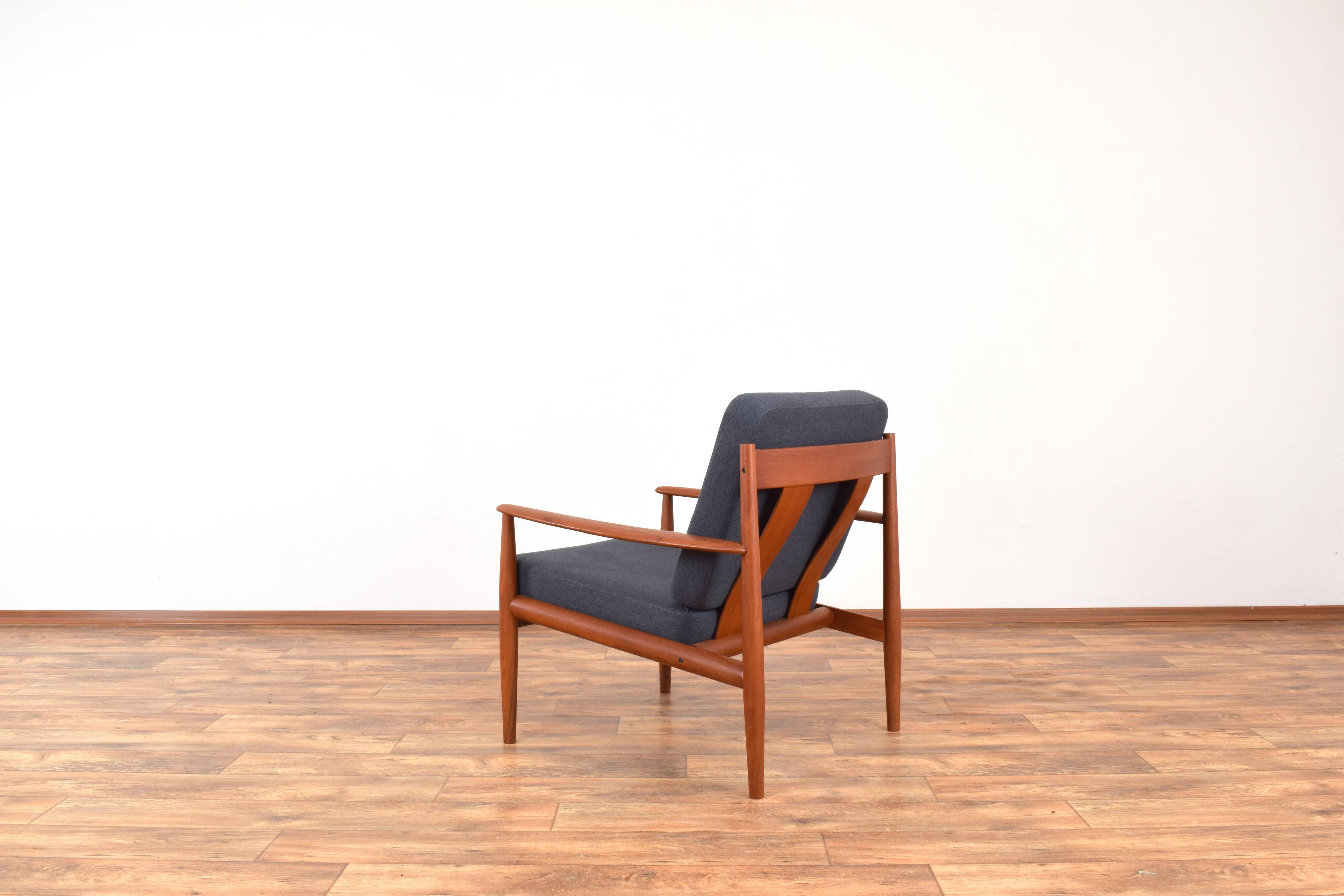 Mid-century Danish teak lounge chair by Grete Jalk of France & Søn, 1960s.