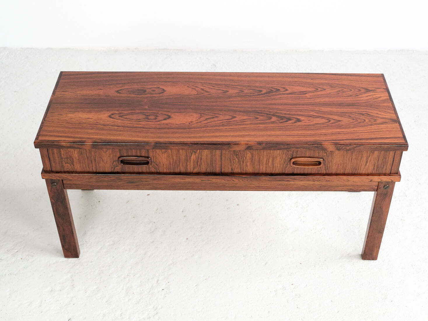 low Danish chest of 2 drawers in rosewood