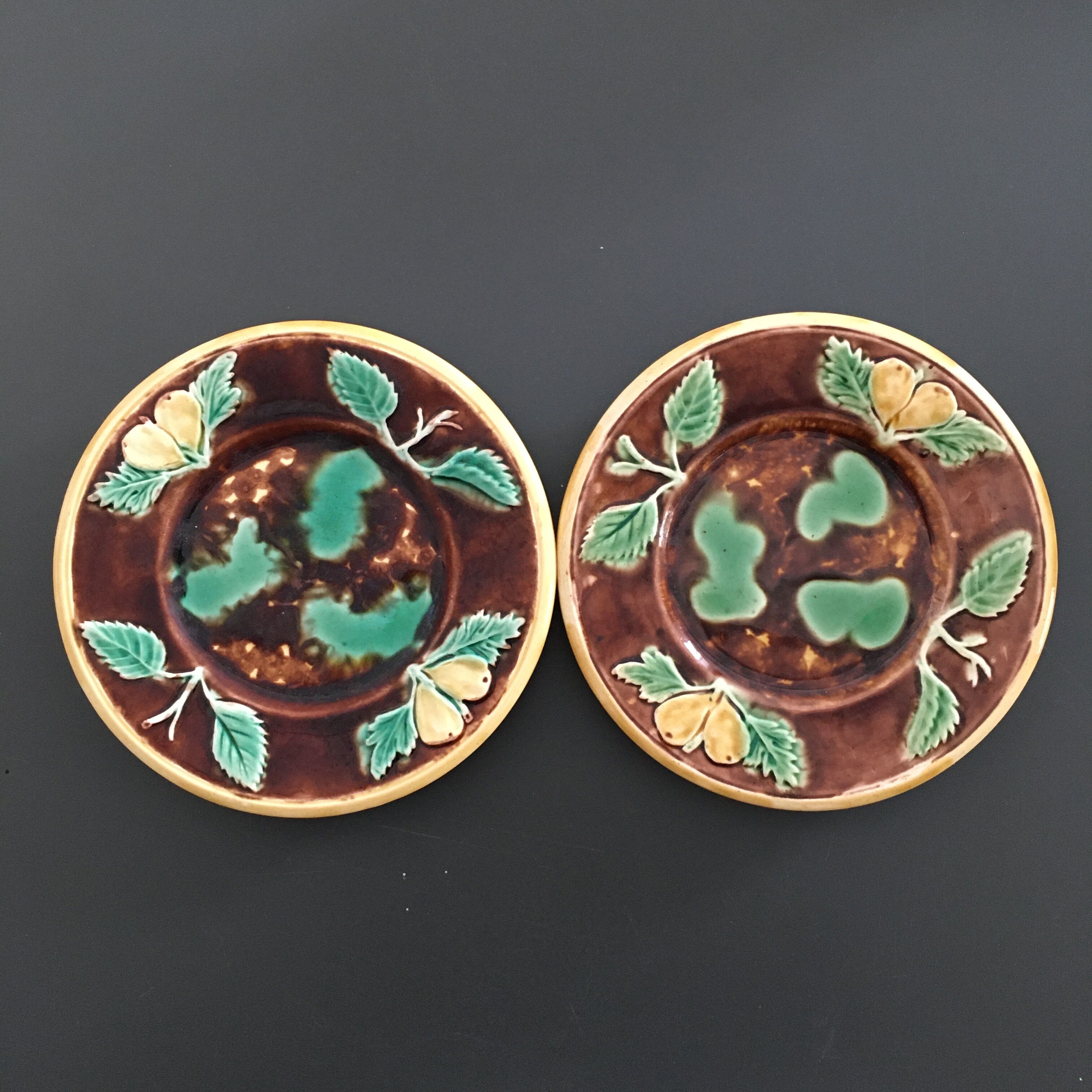 Lot de 2 assiettes décor poires