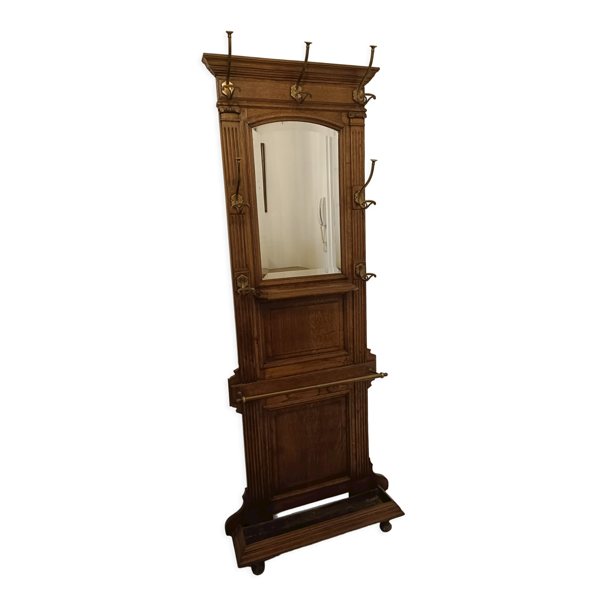 Pedestal wall cloakroom 1900