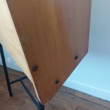 Standing or wall-mounted secretary