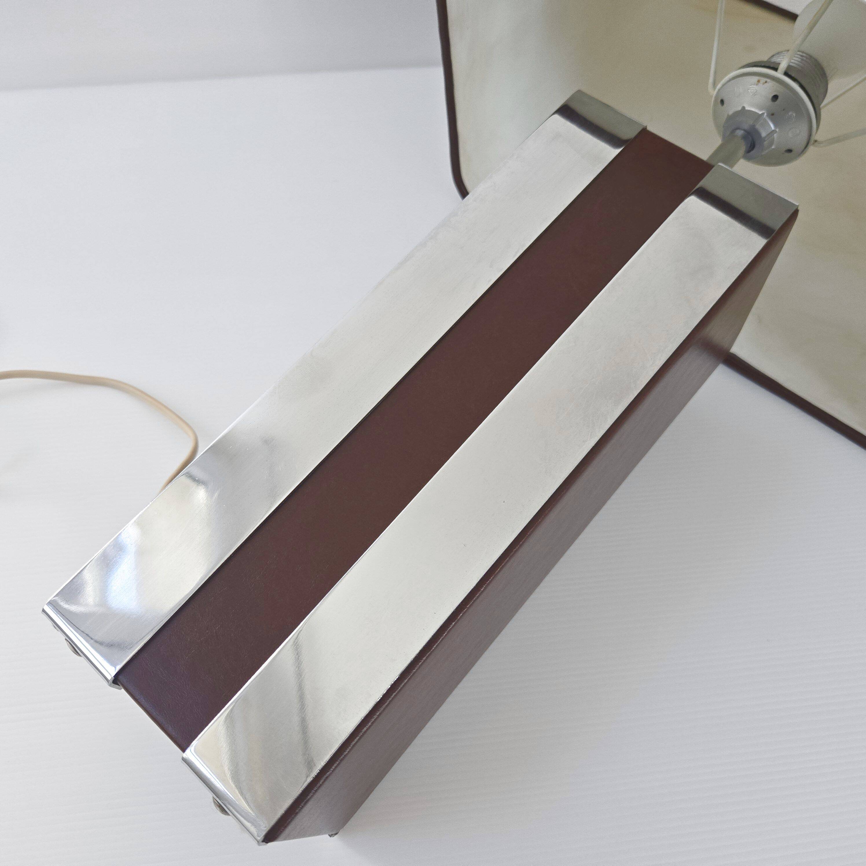 Lampe en métal chromé et simili-cuir marron, 1970